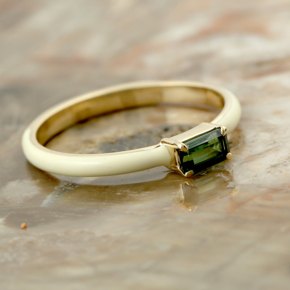 Baguette Green Tourmaline Gemstone Enamel Band Ring In Yellow Gold