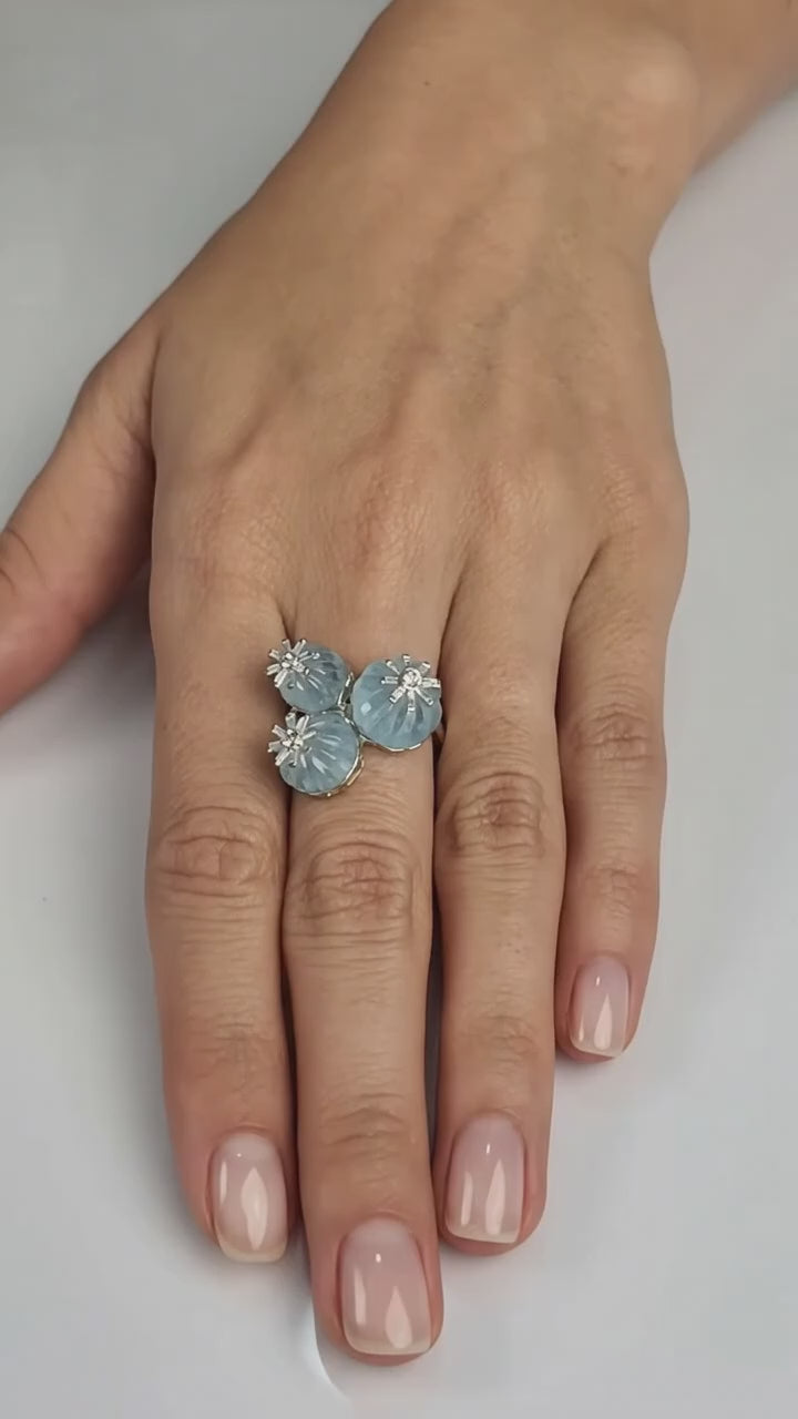 18K Yellow Gold Carved Green Emerald Diamond Floral Statement Ring