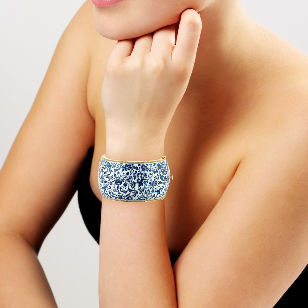 Handpainted Beautiful Floral Design 18k Gold Silver Diamond Pendant