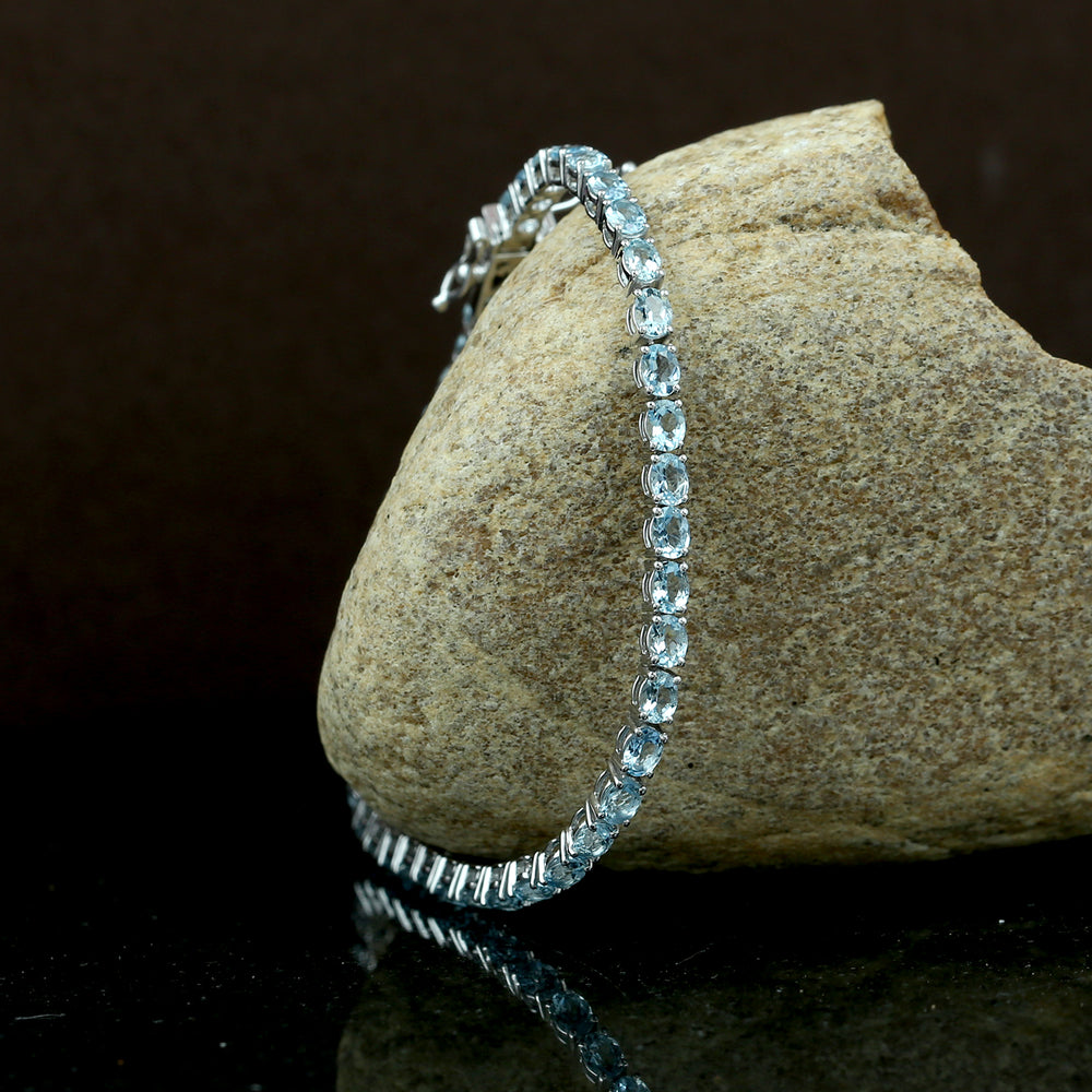 Aquamarine Gemstone Linking Bracelet For Gift In 18k White Gold